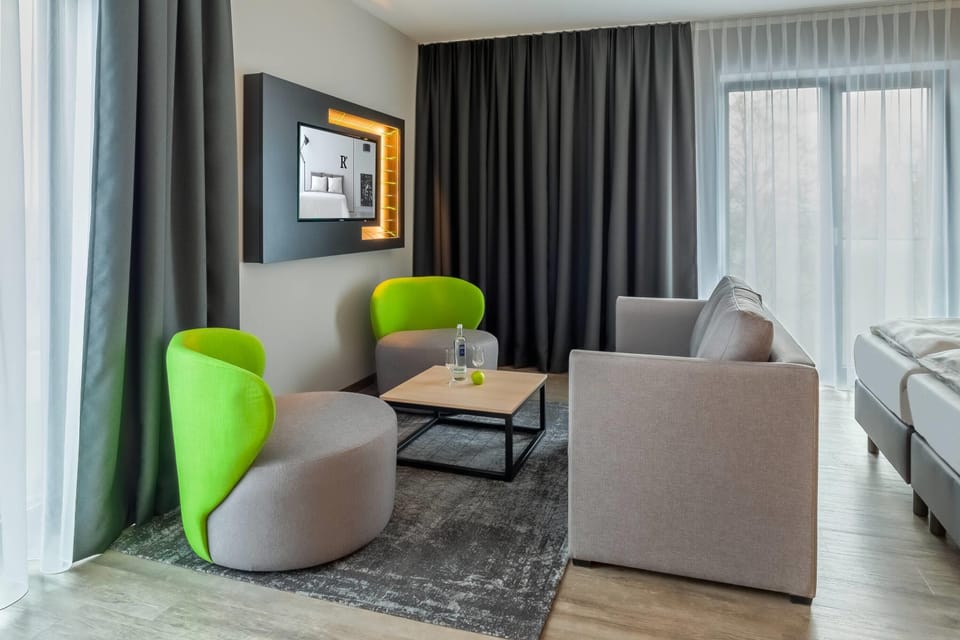 Junior Suite, 1 Queen Bed | Hypo-allergenic bedding available, in-room safe, desk, laptop workspace