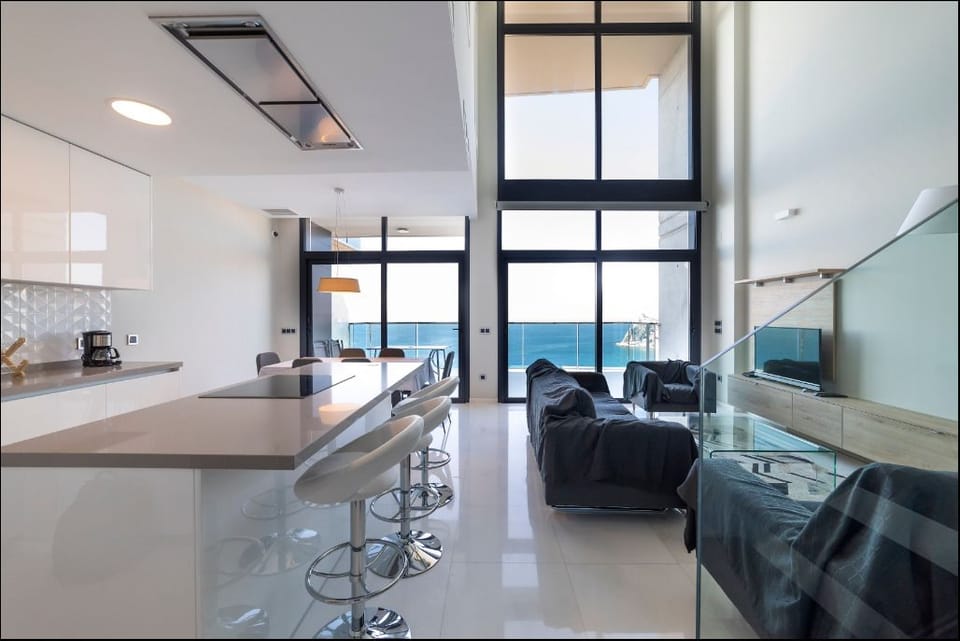 Duplex, Sea View | Living area | 43-inch Smart TV with digital channels, TV