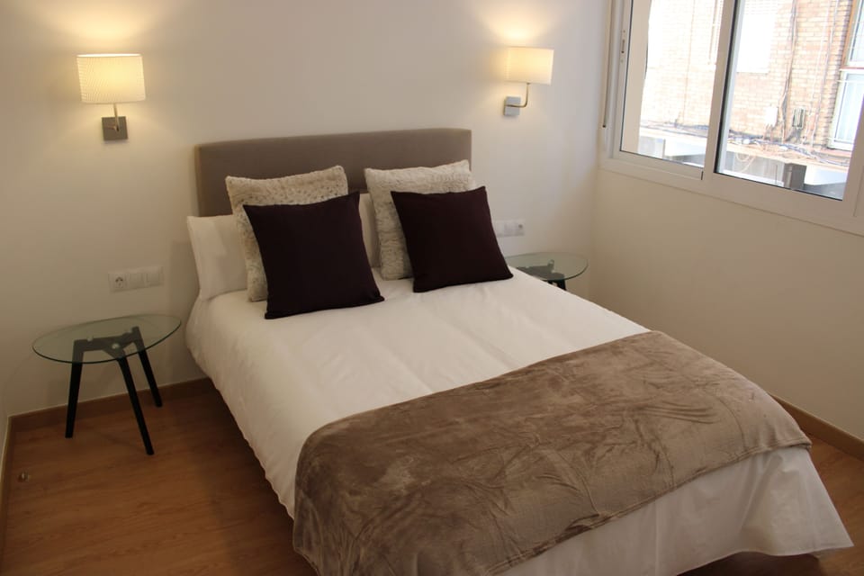 Standard Double Room, 1 Double Bed, Non Smoking | Premium bedding, down comforters, minibar, blackout drapes