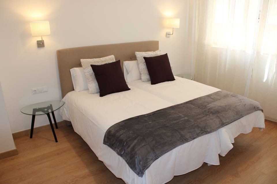 Standard Twin Room, 2 Twin Beds, Non Smoking | Premium bedding, down comforters, minibar, blackout drapes