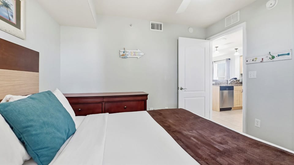 Surf Beach Room 406 Guest Bedroom