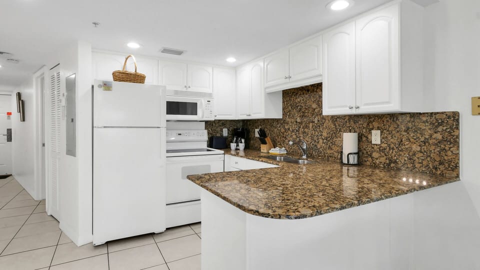 South Beach Room 202 Kitchen