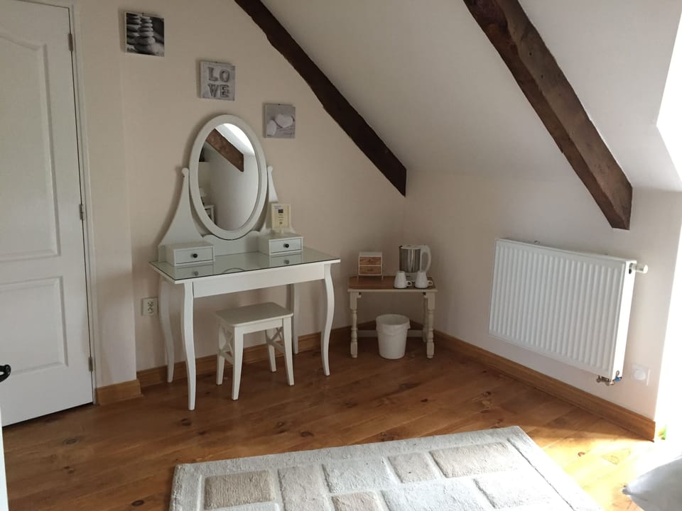 Double Room (Magnolia, 17 sq m) | Individually decorated, individually furnished, free WiFi, bed sheets