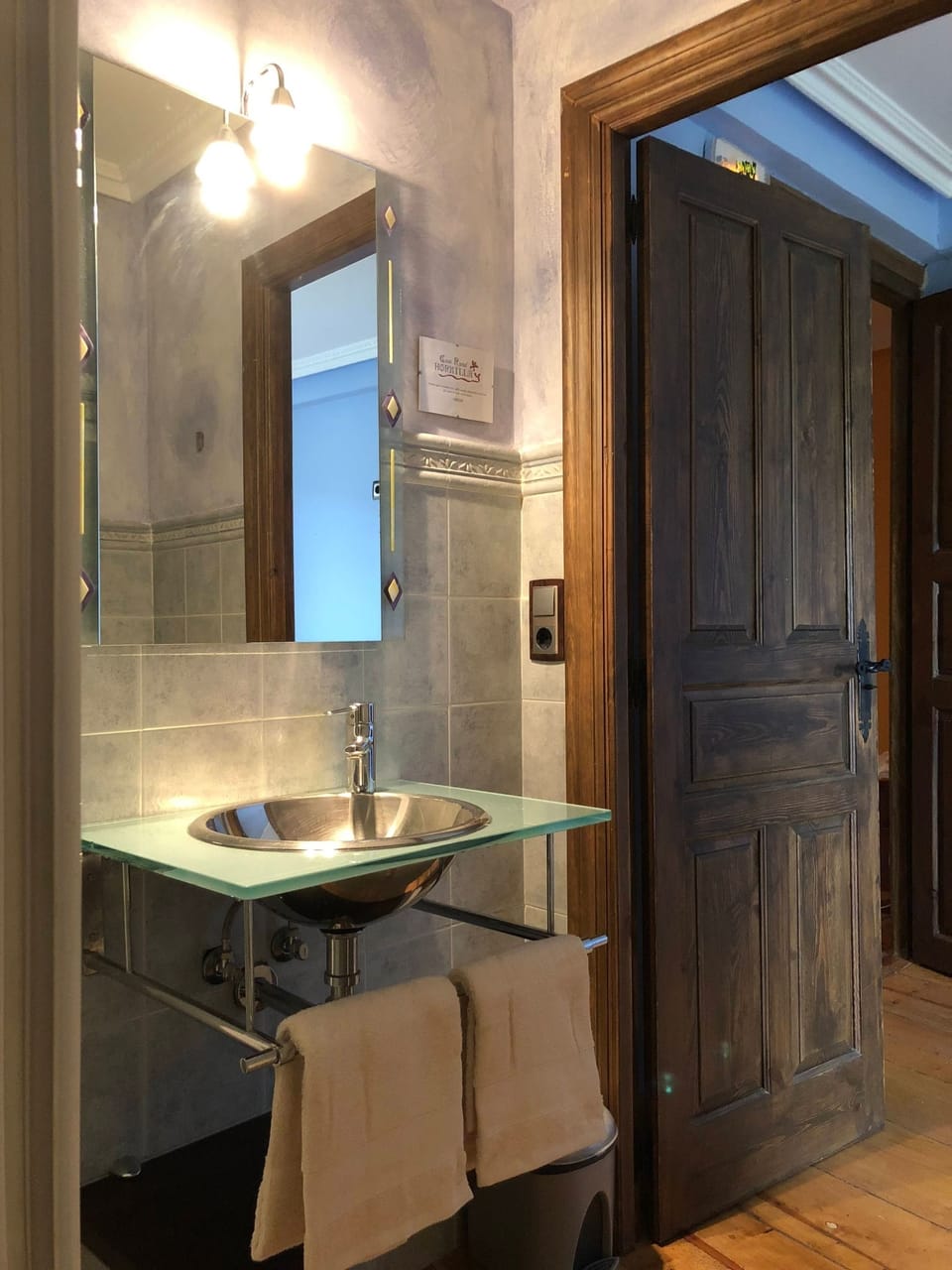 Twin Room, 2 Twin Beds | Bathroom | Shower, towels