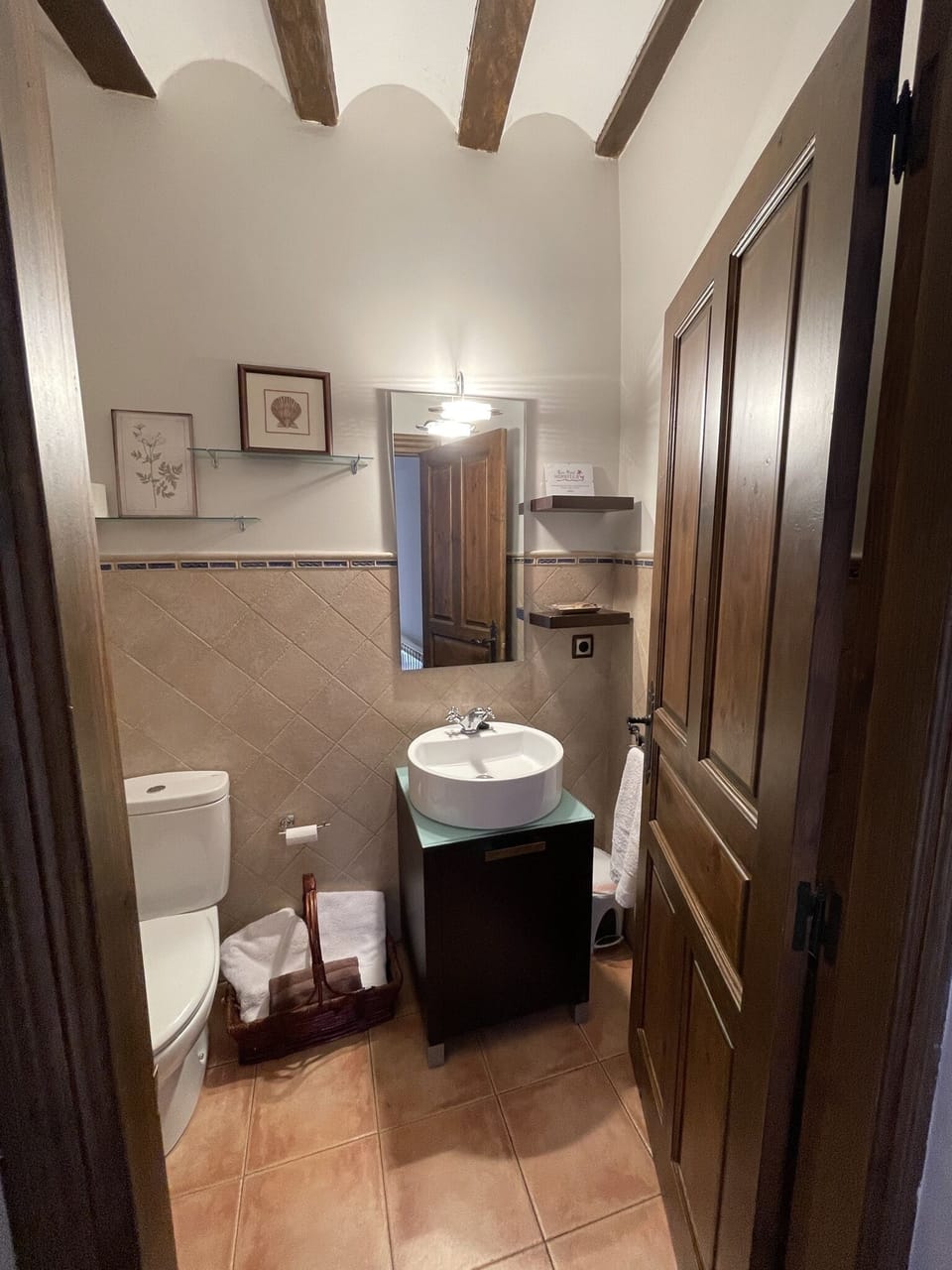 Double Room, 1 Queen Bed, Non Smoking | Bathroom | Shower, towels
