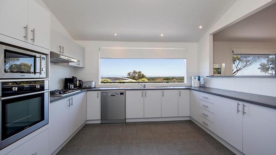 Fully equipped kitchen with everything you need