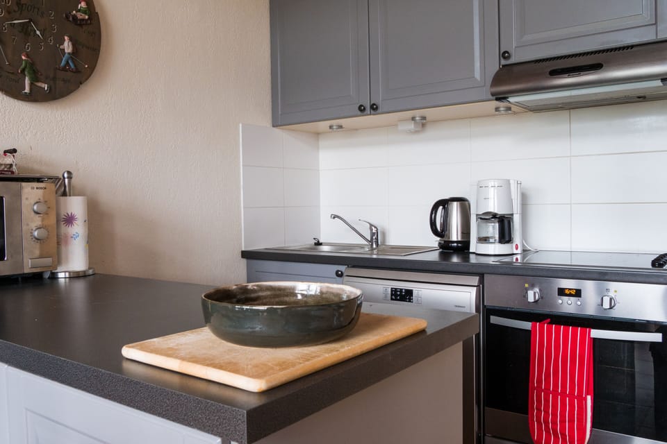 Fully equipped kitchen with all amenities. 