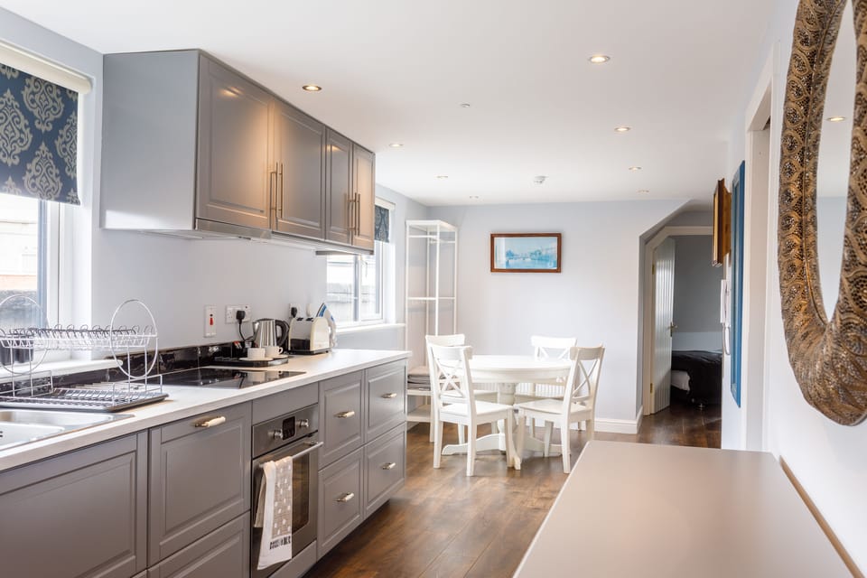 Comfort Apartment, Multiple Beds, Non Smoking | Iron/ironing board, free WiFi, bed sheets
