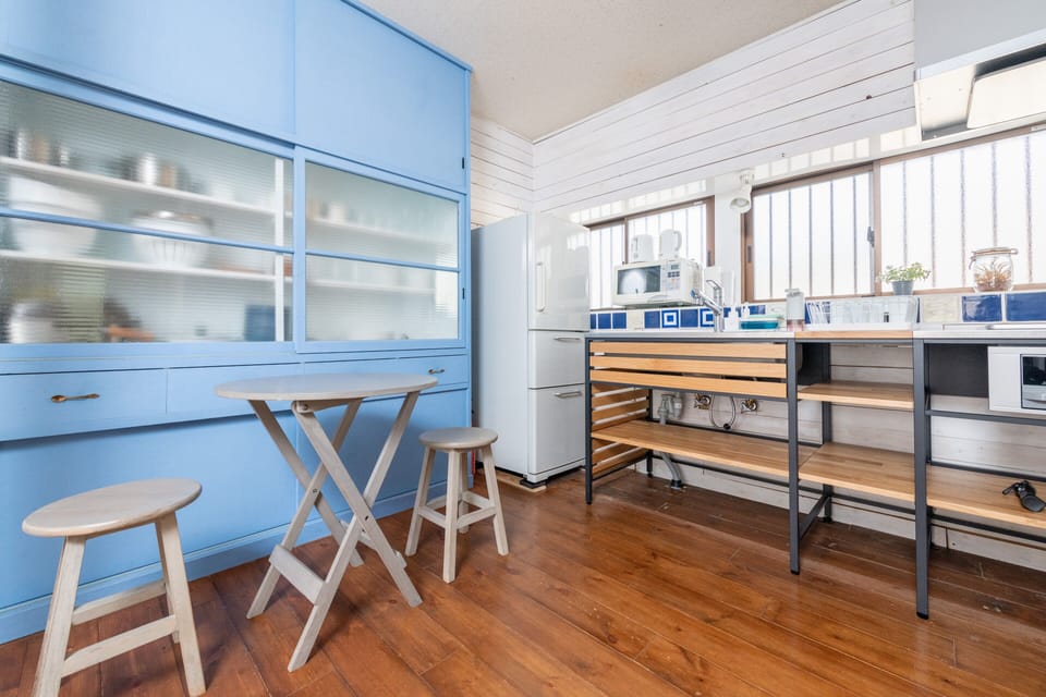 Private Vacation Home | Private kitchen | Fridge, microwave, stovetop, electric kettle