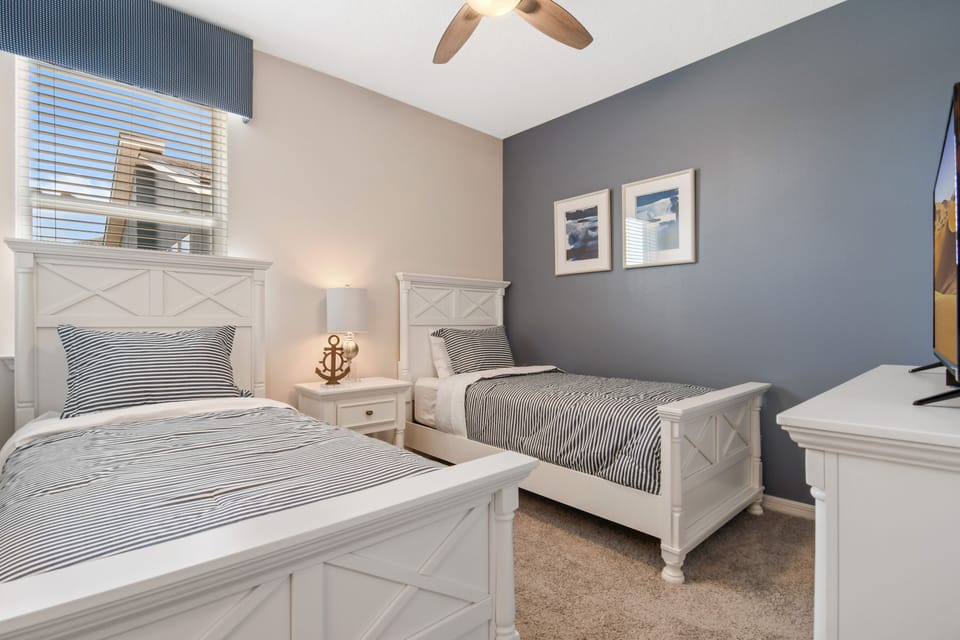 Bedroom 6 - Two Single