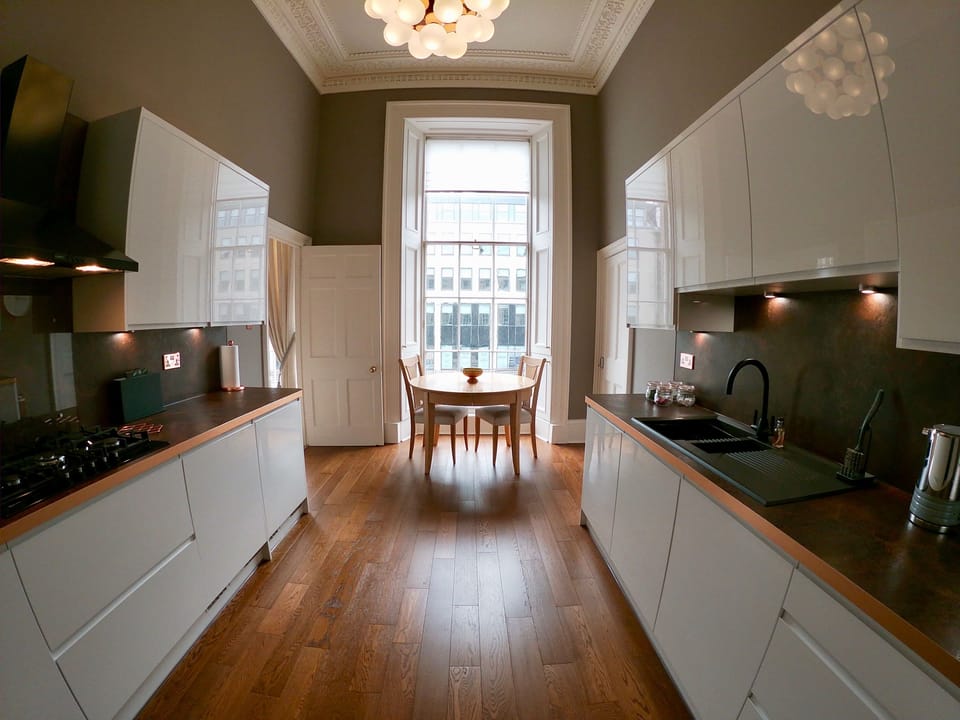 Luxury Apartment, Ensuite, City View (Luxury) | Restaurant