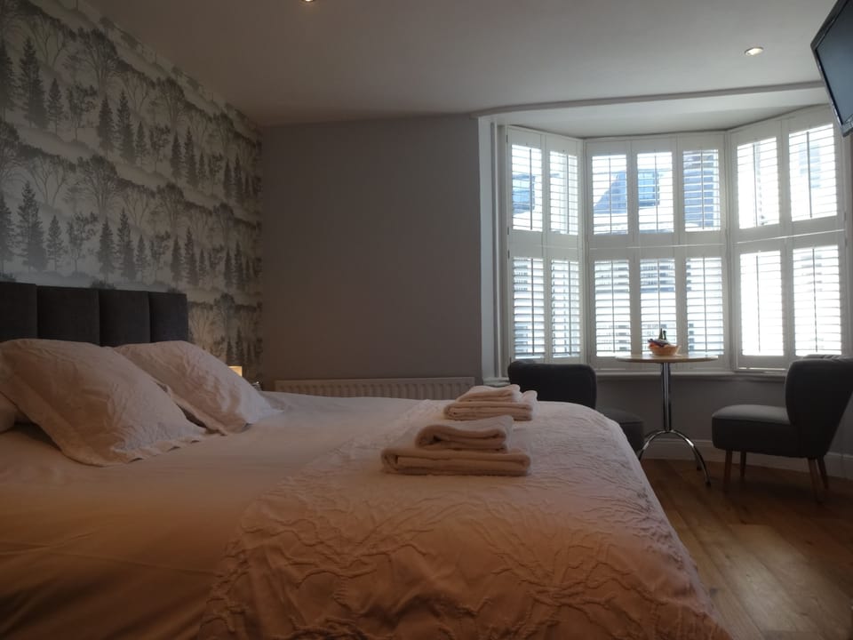 Superior Double Room | Desk, iron/ironing board, free WiFi