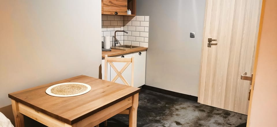 Family Studio | Free WiFi, bed sheets