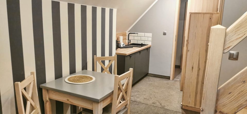 Family Studio | Free WiFi, bed sheets