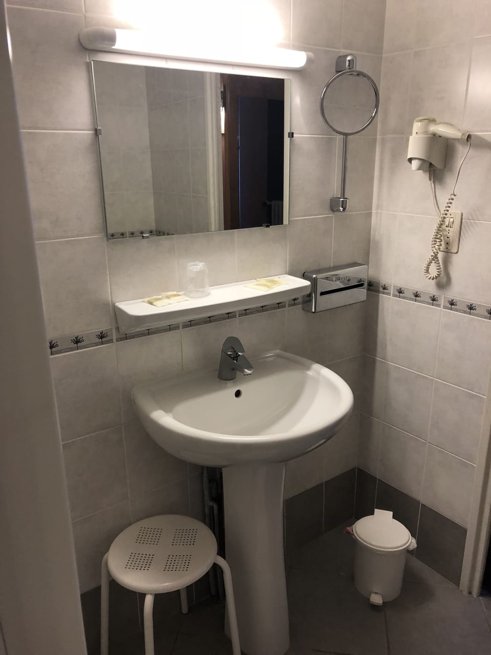 Double Room, 1 Double Bed, Non Smoking | Bathroom sink