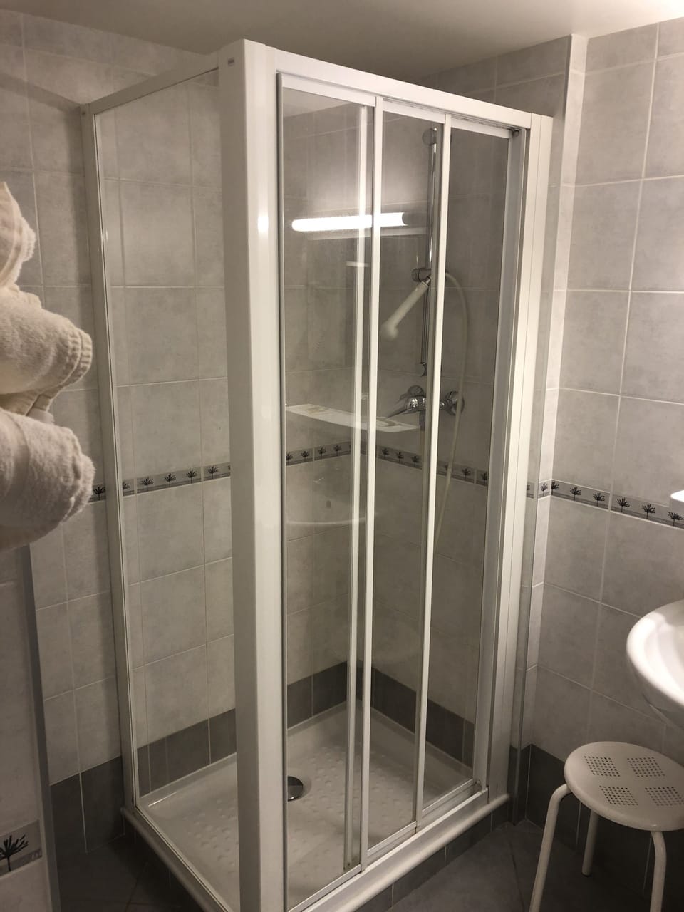 Double Room, 1 Double Bed, Non Smoking | Bathroom shower
