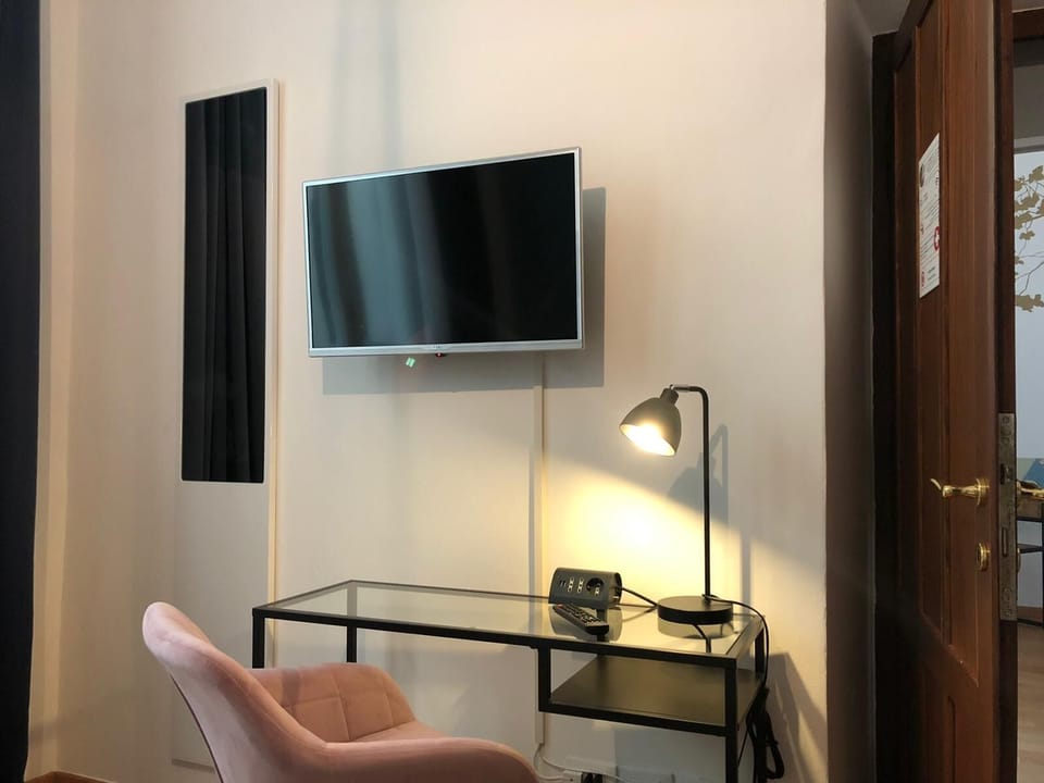 Double or Twin Room, Shared Bathroom | Desk, laptop workspace, blackout drapes, free WiFi