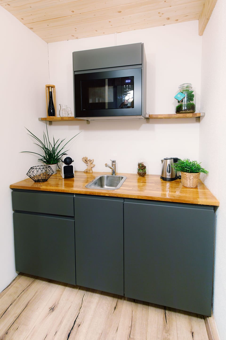 Family Room (Ohne Küche) | Living area | Flat-screen TV