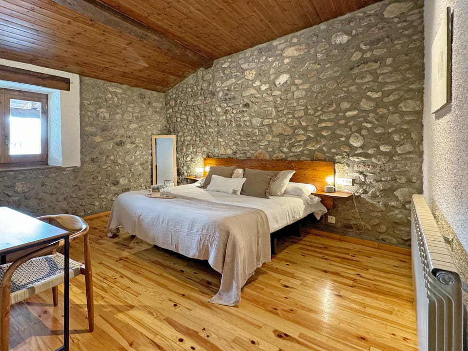Superior Double Room, 1 Bedroom, Courtyard View | Premium bedding, down comforters, Select Comfort beds, free WiFi