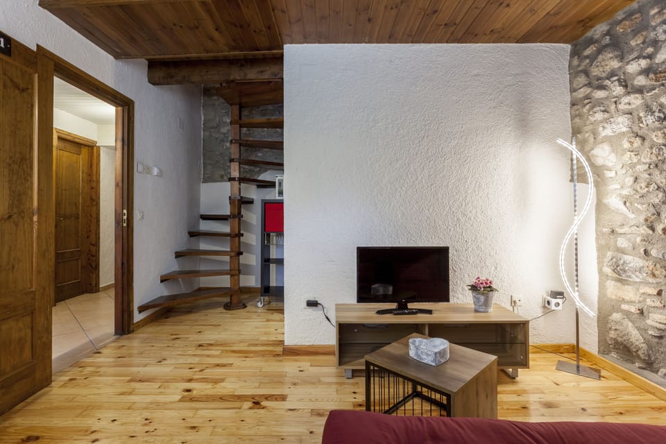 Superior Duplex, 1 Bedroom, Balcony, Mountain View | Living room