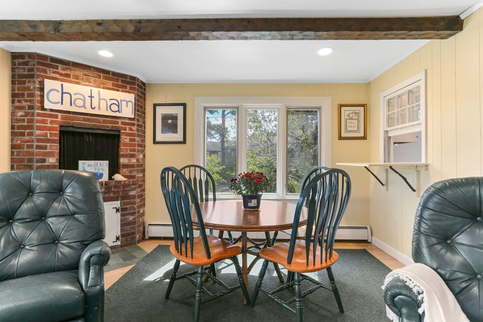 Great table for games, puzzles, or dining w/pass through from the kitchen