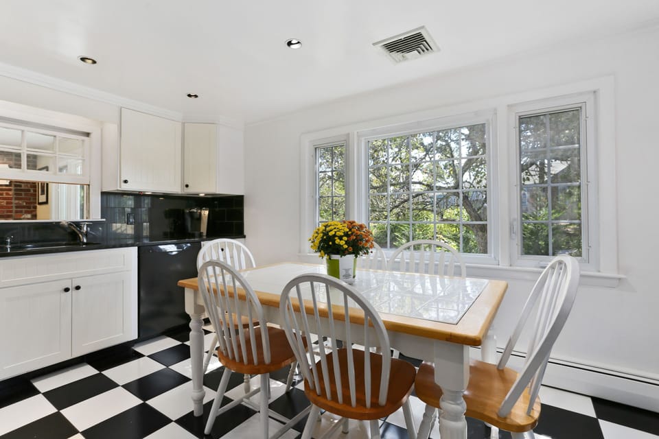 Eat-in kitchen, picture window
