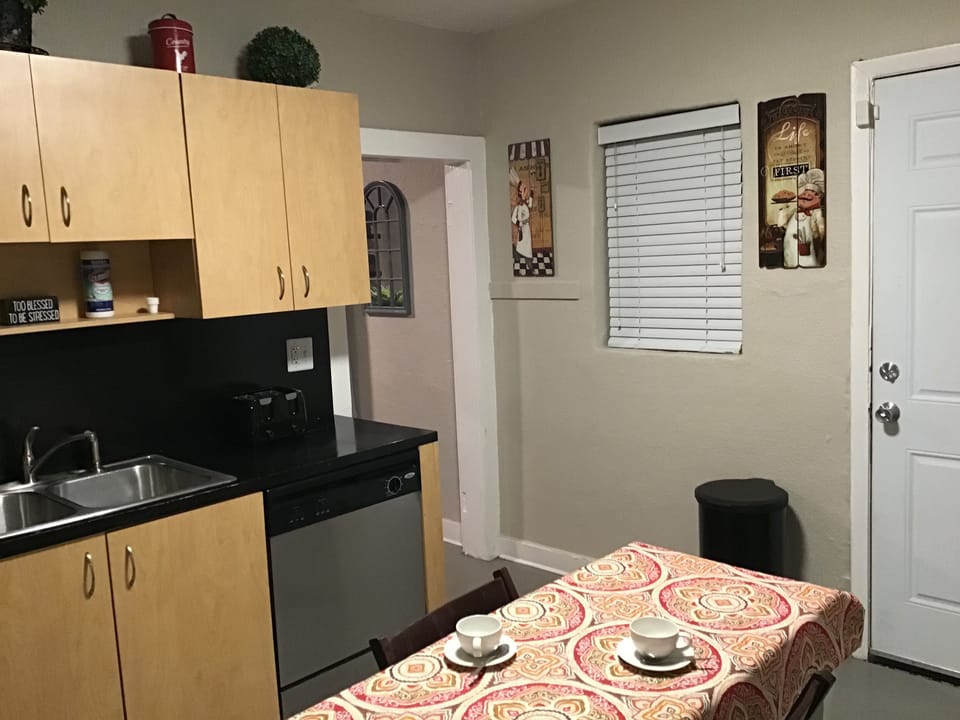Kitchen (Dishwasher)