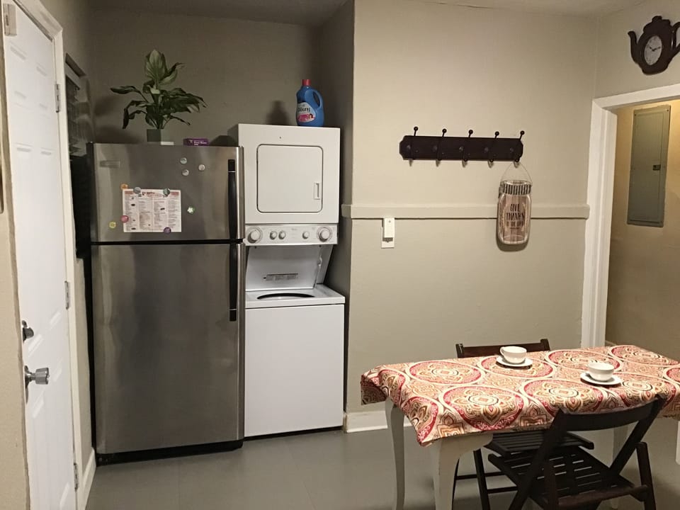 Kitchen (Refrigerator and Washer / Dryer)