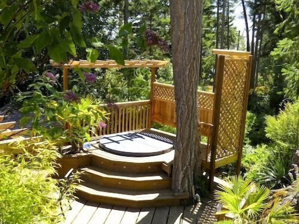 Hot tub deck area