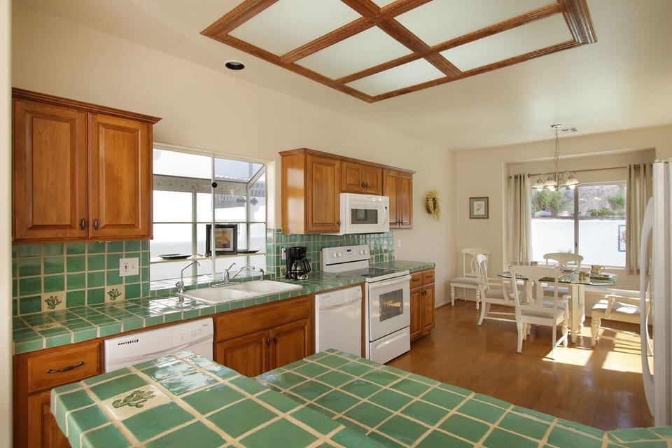 Fully-equipped kitchen with two dishwashers