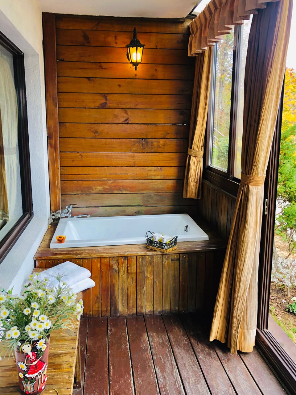 Double Room | Bathroom | Free toiletries, hair dryer, slippers, towels