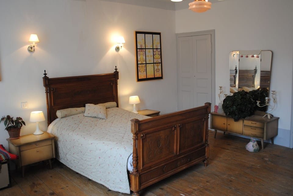 Double Room (La Marquise) | Free cribs/infant beds, free WiFi, bed sheets