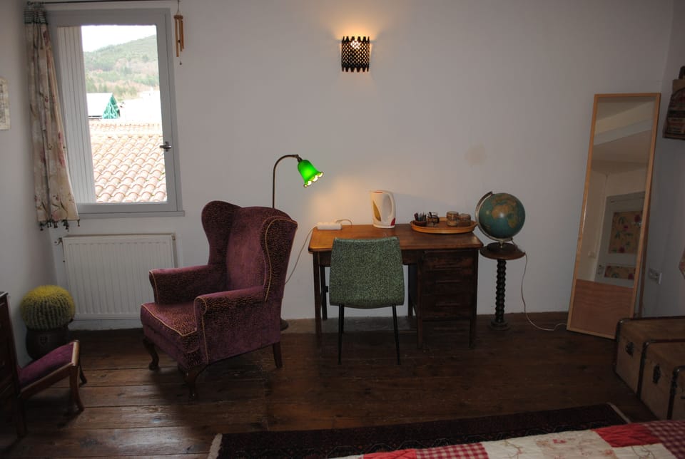 Double Room (Suite 1) | Free cribs/infant beds, free WiFi, bed sheets