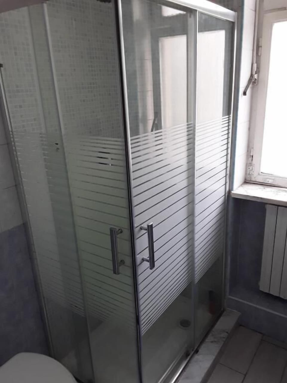 Shower, towels