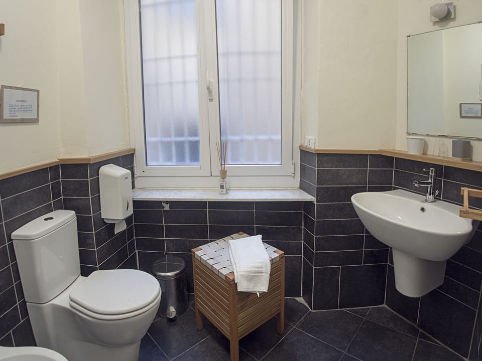 Standard Double Room, Ensuite (Bouganville/Agave) | Bathroom | Shower, rainfall showerhead, hair dryer, towels