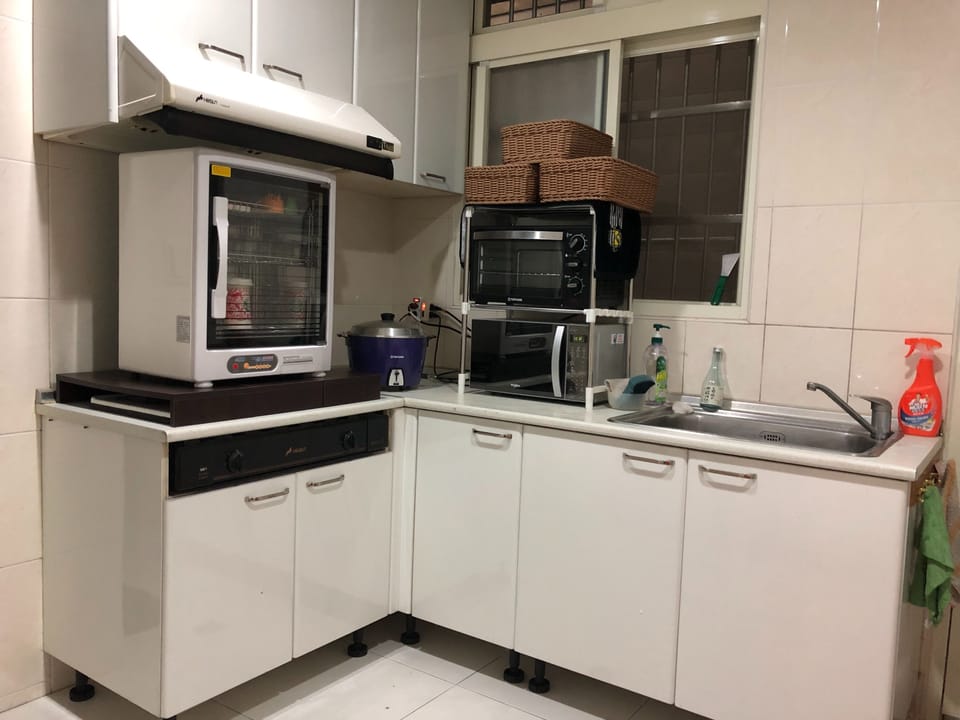 Shared fridge, microwave, oven, stovetop