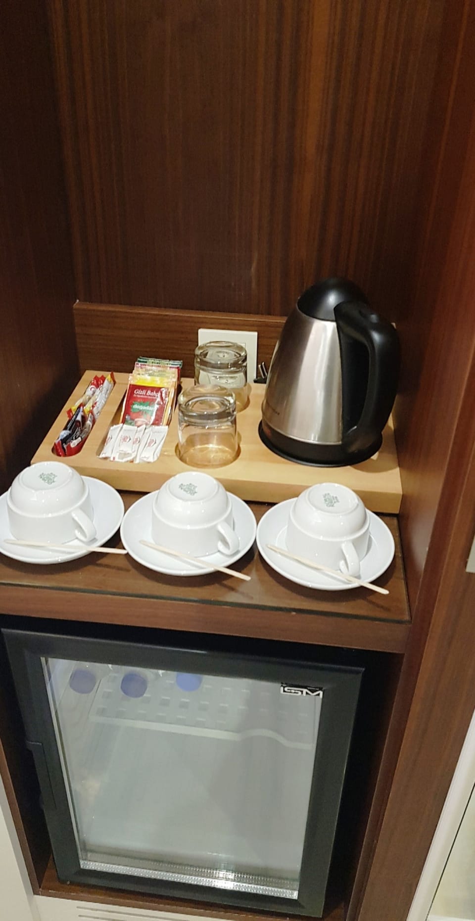 Egyptian cotton sheets, premium bedding, minibar, in-room safe