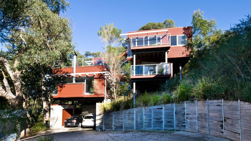 Tranquility Base Lorne - nestled in the Lorne Eucalypts