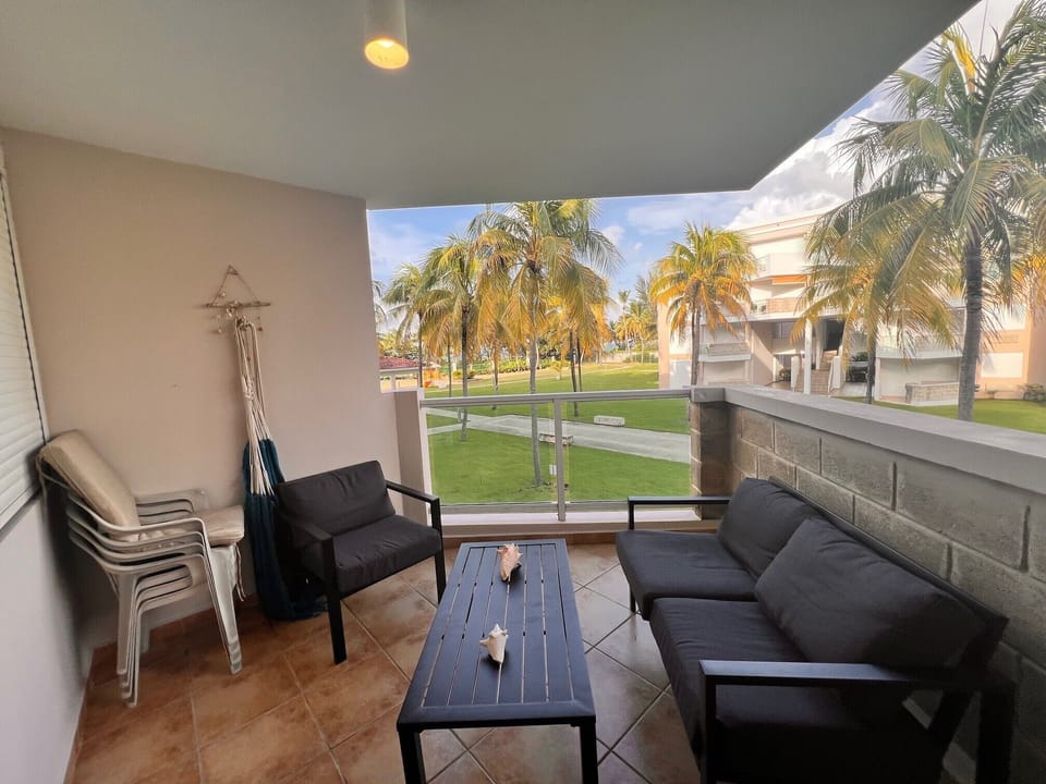 Balcony: Left, Beach View