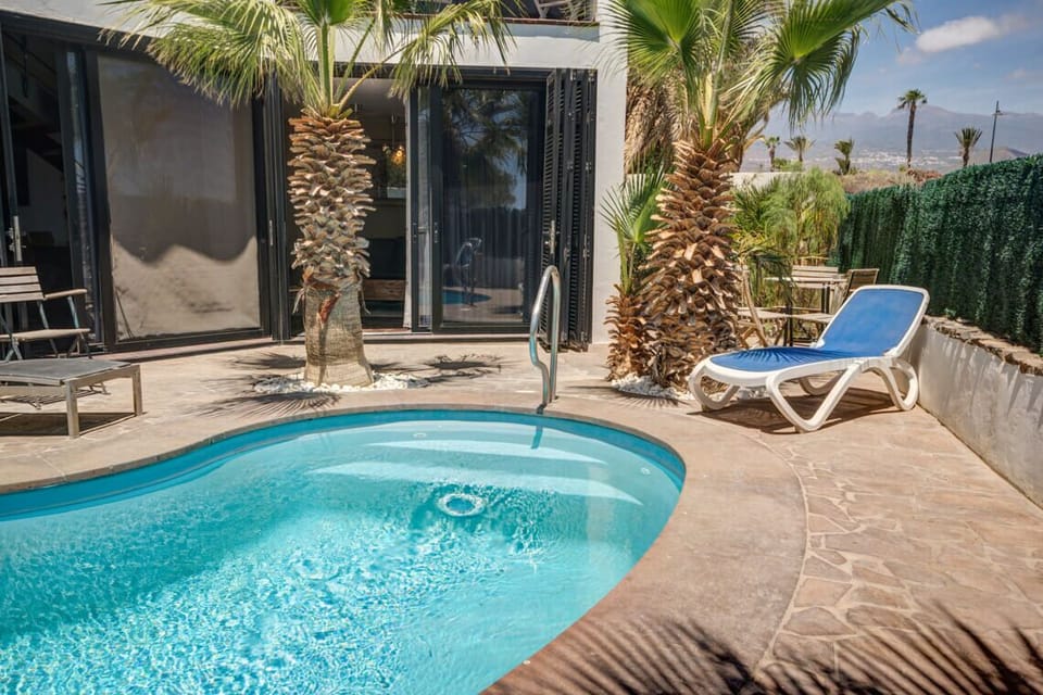 Direct access from the living room to the private pool