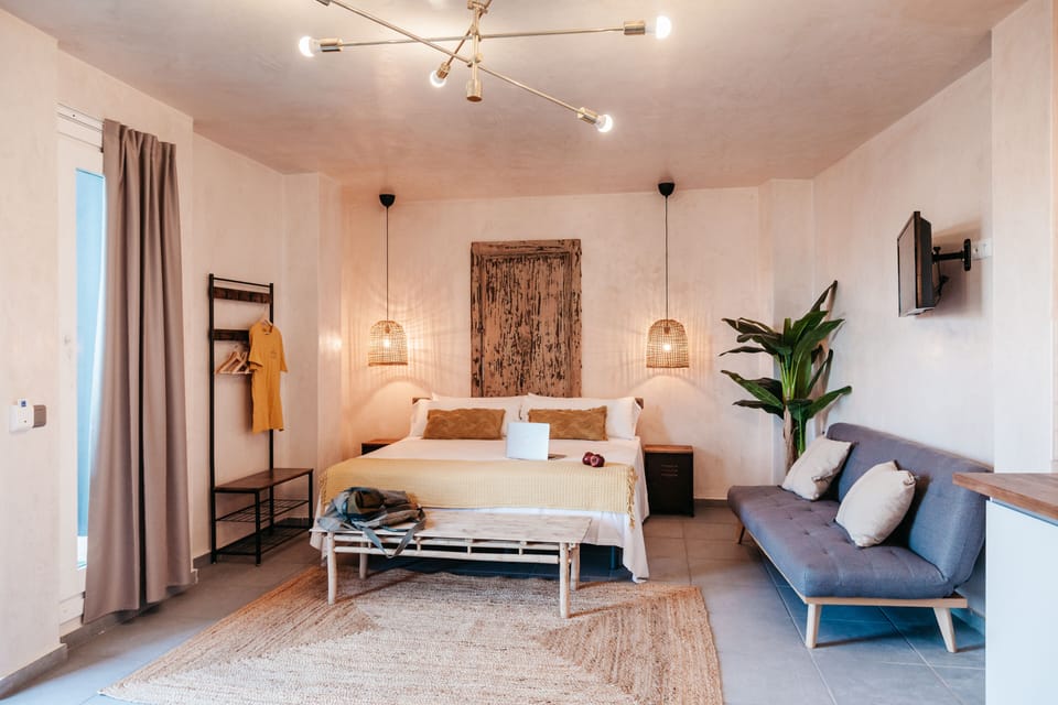 Memory foam beds, desk, laptop workspace, soundproofing