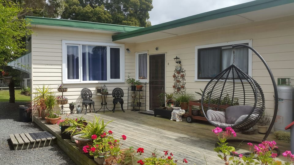 With a private guest entrance