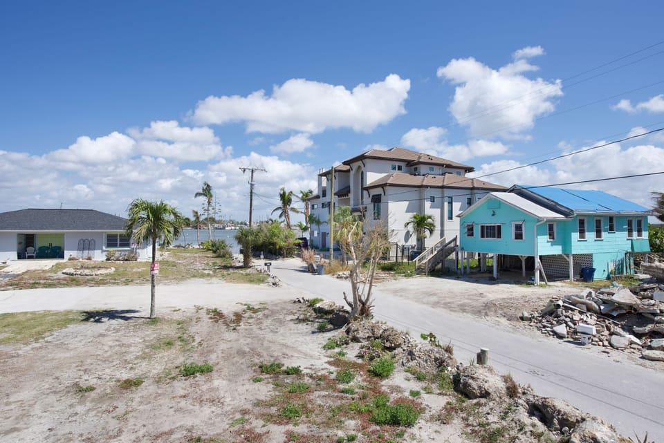 Street View toward Bay