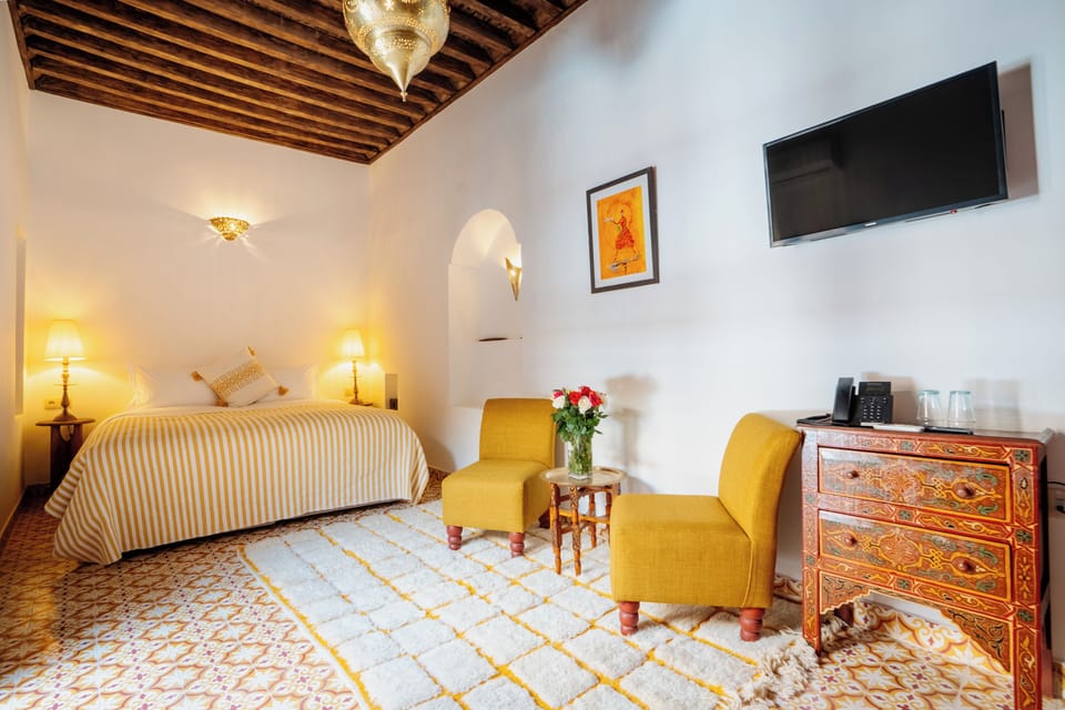 Deluxe Room | Egyptian cotton sheets, blackout drapes, WiFi (free)