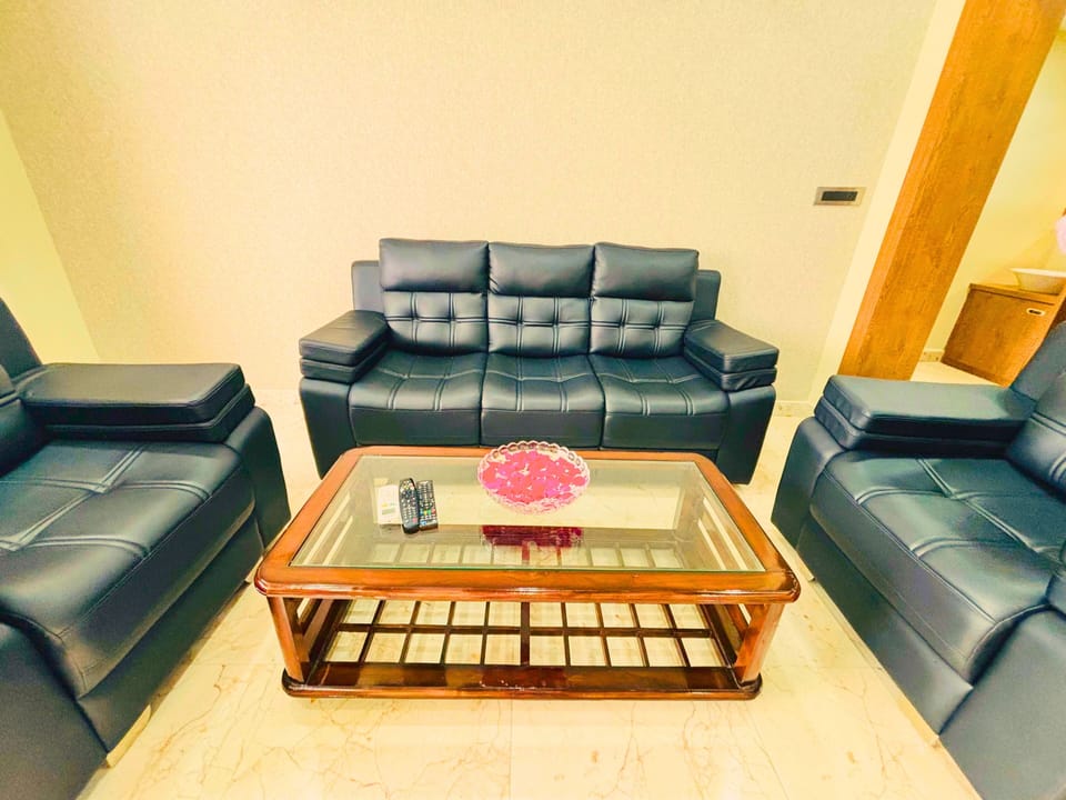 Presidential Suite | Living area | Flat-screen TV