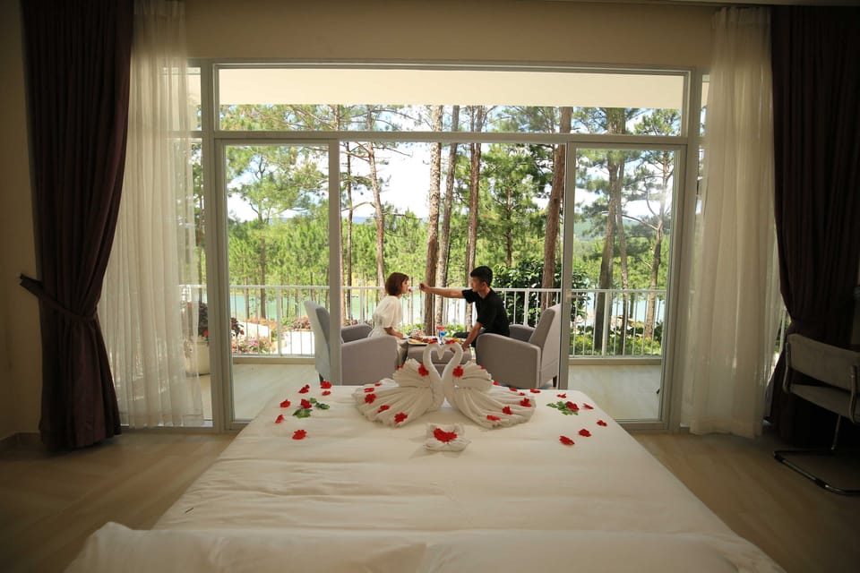 Premium Suite, Lake View | Premium bedding, pillowtop beds, minibar, in-room safe