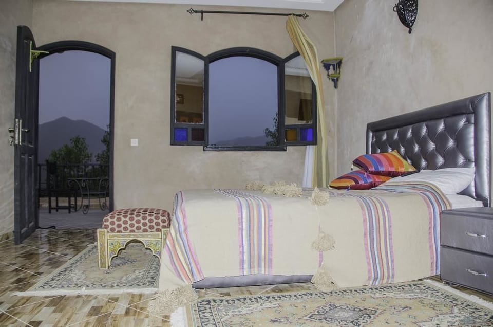 Basic Room, Lake View | Individually decorated, blackout drapes, iron/ironing board