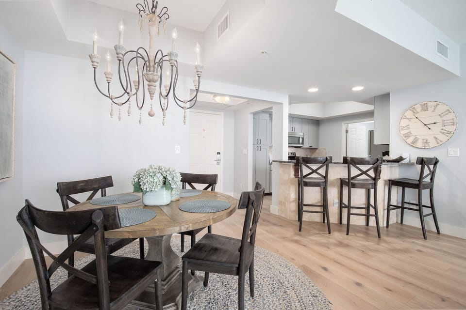 Dining Table w/ 4 Chairs
