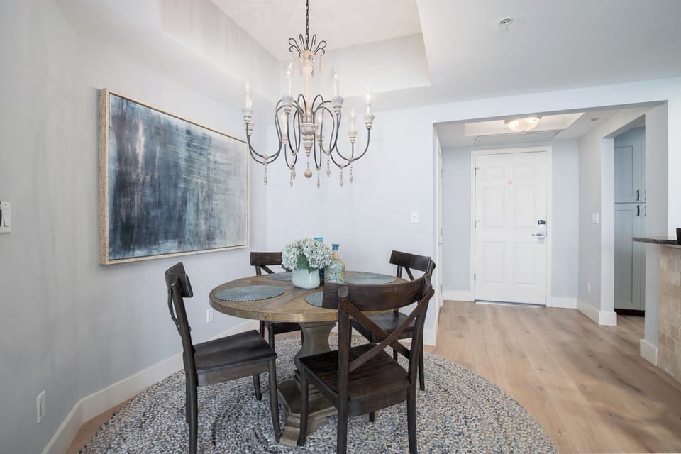 Dining Table w/ 4 Chairs