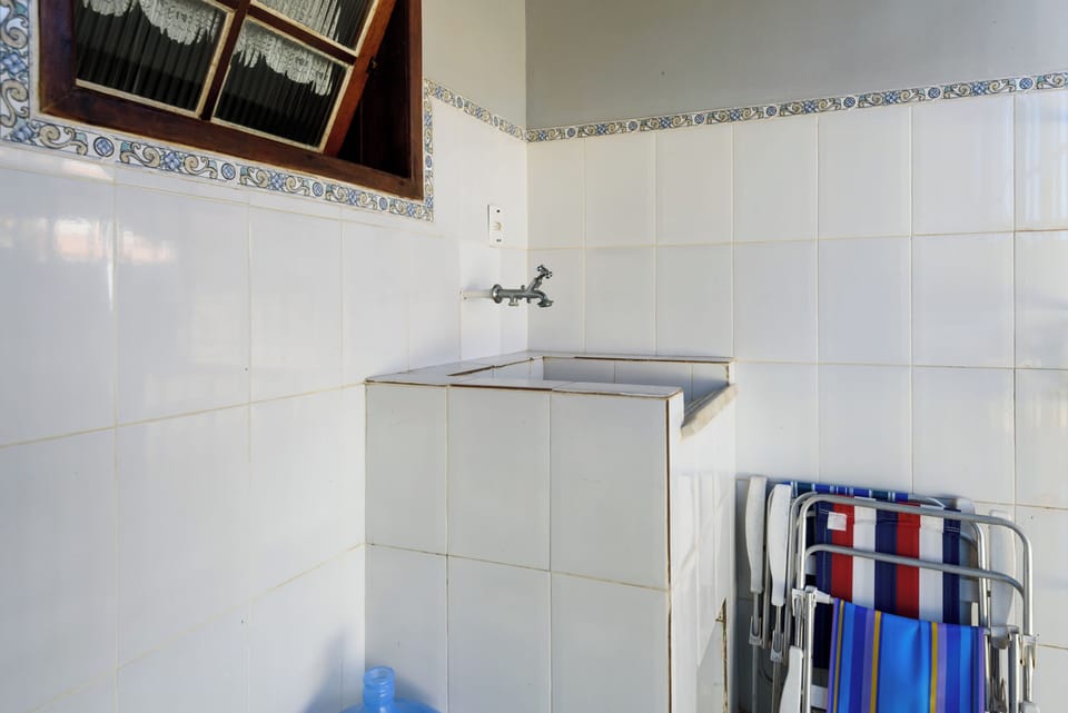 Family House, 2 Bedrooms, Kitchenette, Pool View (1) | Laundry